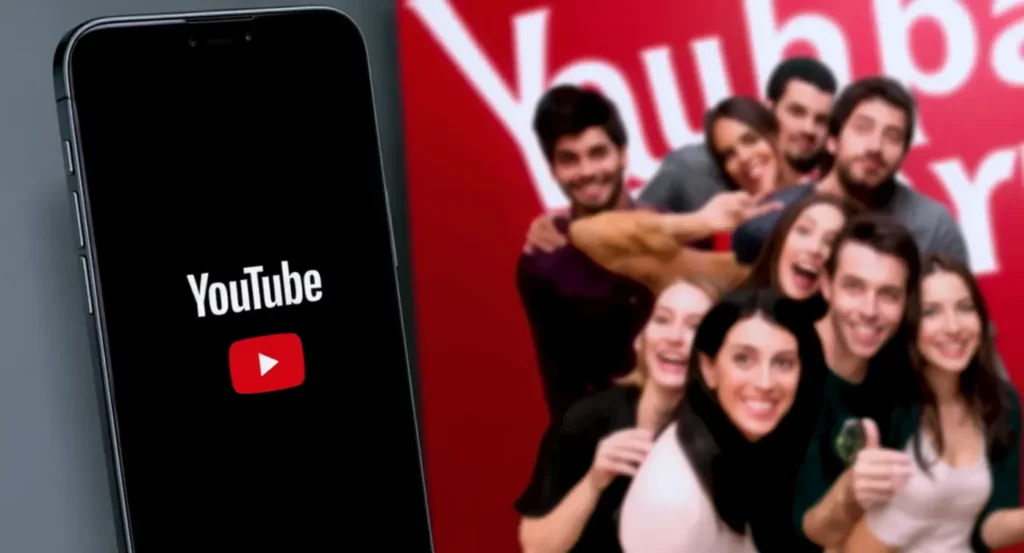 Groupe de jeunes souriants posant avec un smartphone affichant le logo YouTube en arrière-plan.