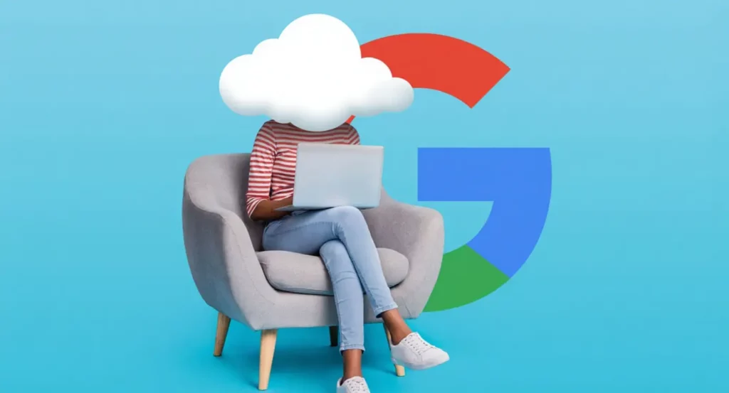 Personne assise sur un fauteuil gris avec un ordinateur portable, un nuage coiffant sa tête et le logo Google en arrière-plan.