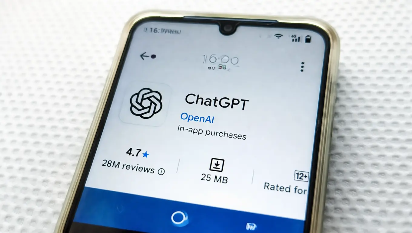 Écran de téléchargement de l'application ChatGPT d'OpenAI, avec des notes et des avis d'utilisateurs.